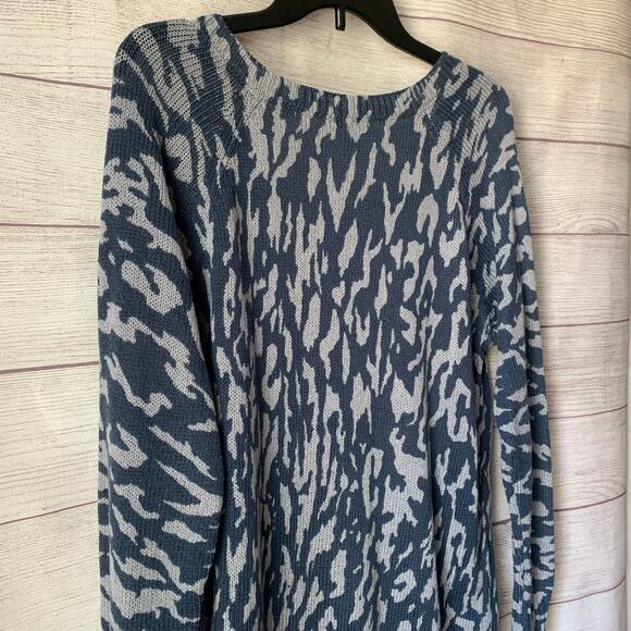 Rag Poets V-Neck Sweater Navy Blue and Gray Animal Print Size Large - Picture 6 of 13